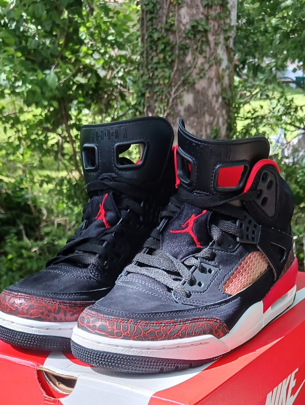 JORDAN SPIZIKE LOW MENS SIZE 8